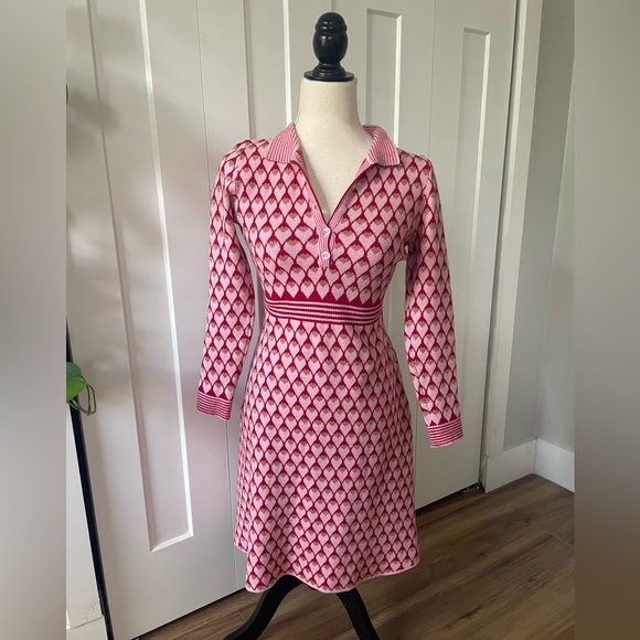 M Dresses & Skirts - M sweater dress red pink gold hearts a-line fitted tapered feminine small ?